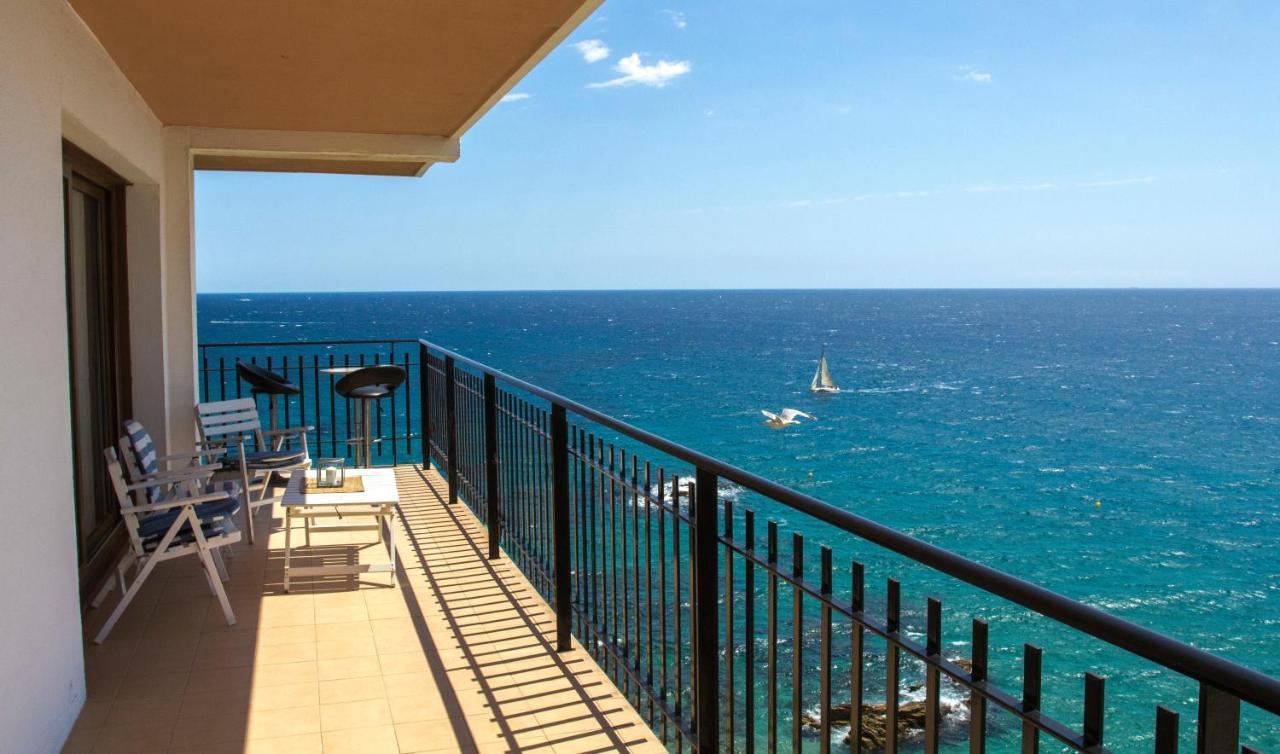 Spacious Seafront Apartment Platja d'Aro Bagian luar foto